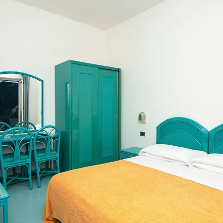 Capizzo 3* Forio (Isola d'Ischia)