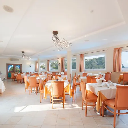 Готель Capizzo Forio (Isola d'Ischia)
