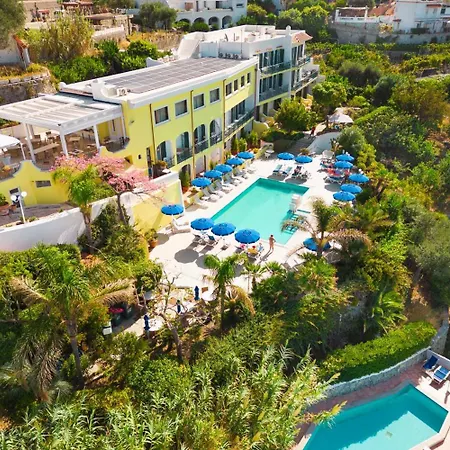 Готель Capizzo Forio (Isola d'Ischia)